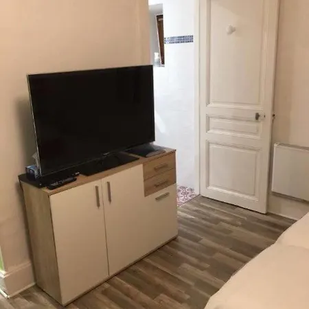 Jolie Meuble 407 Apartment *